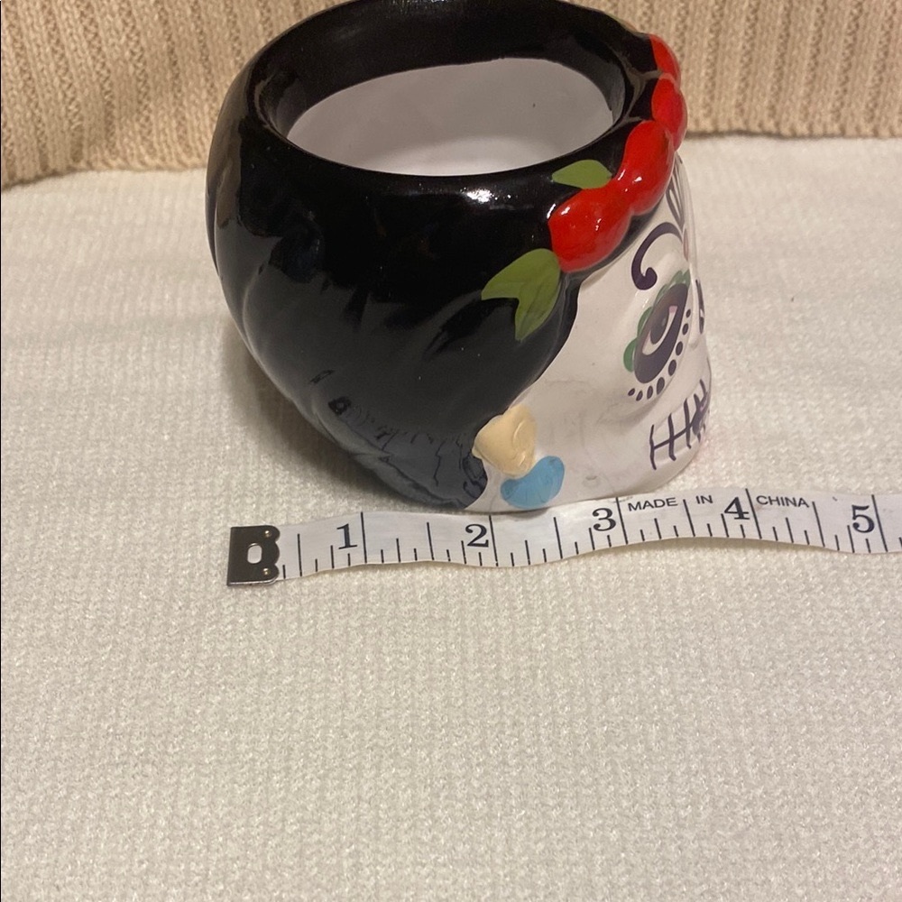 Day of the Dead sugar skull planter pot. - Picture 4 of 10